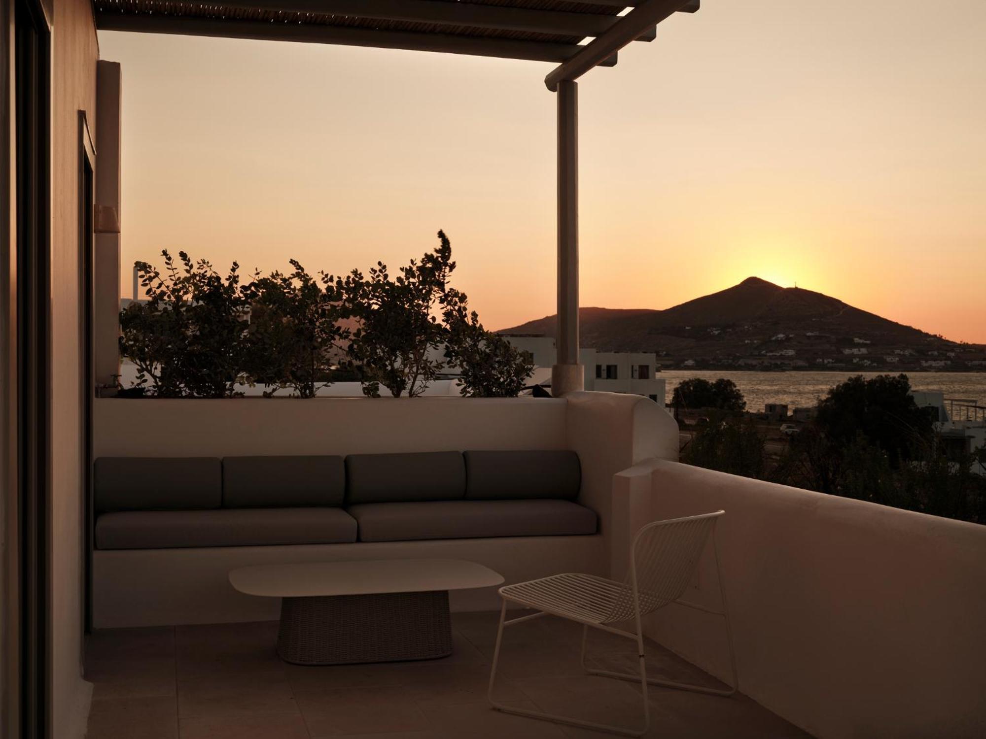 Akria Seaside Suites Naousa  Exterior photo