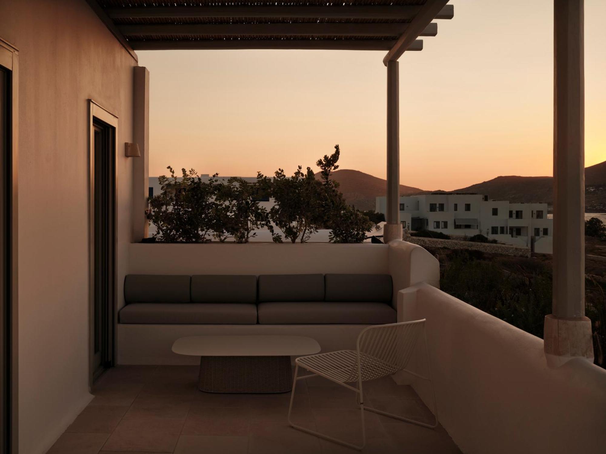 Akria Seaside Suites Naousa  Exterior photo