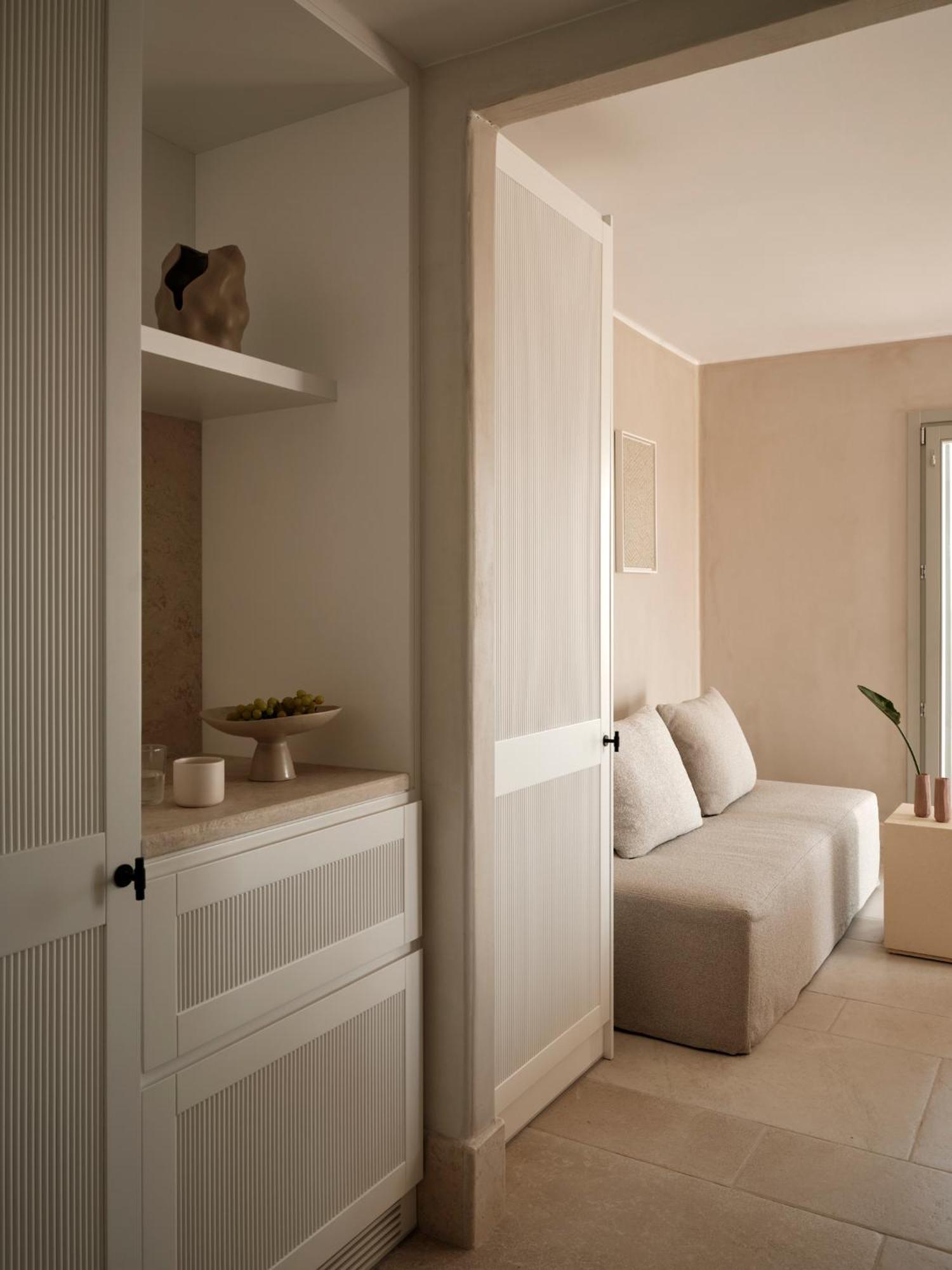 Akria Seaside Suites Naousa  Exterior photo
